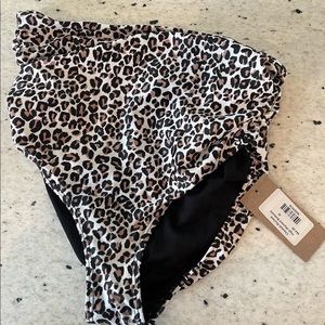 High waisted Albion fit M bottoms